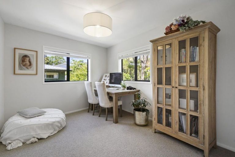 Photo of property in 2/236 Beach Road, Campbells Bay, Auckland, 0630