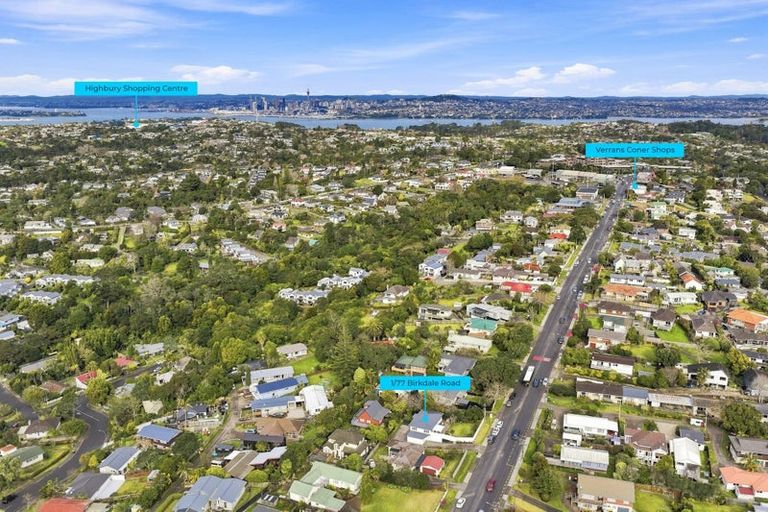 Photo of property in 1/77 Birkdale Road, Birkdale, Auckland, 0626