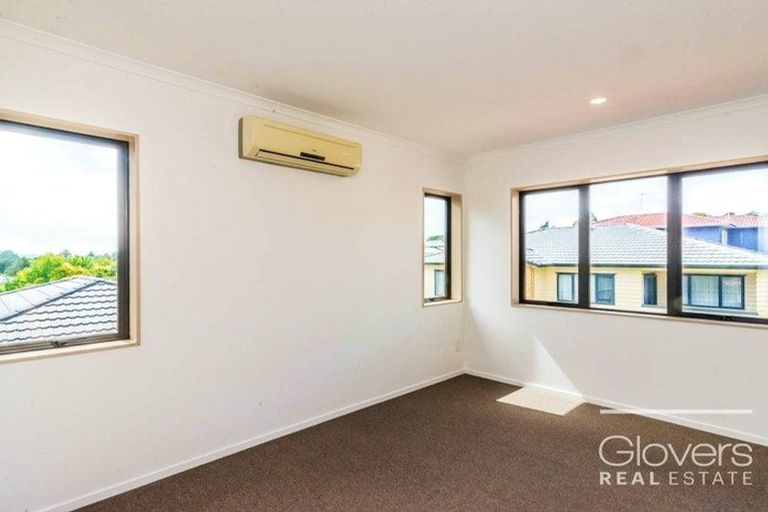 Photo of property in 17 Edgewood Way, Henderson, Auckland, 0612