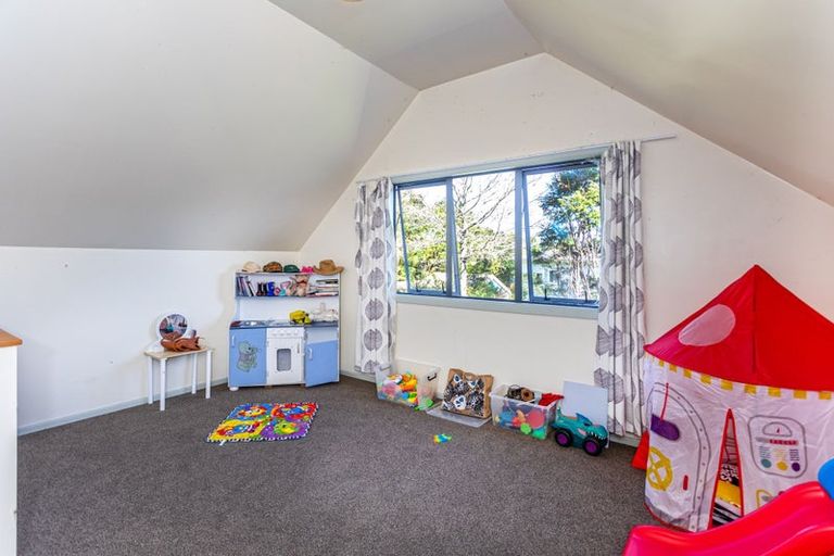 Photo of property in 27 Taurua Place, Coromandel, 3506