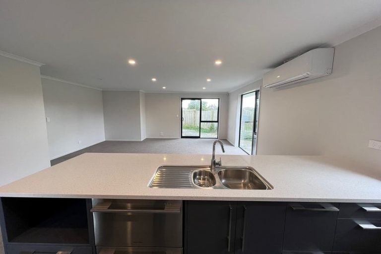 Photo of property in 82a Finlayson Avenue, Clendon Park, Auckland, 2103