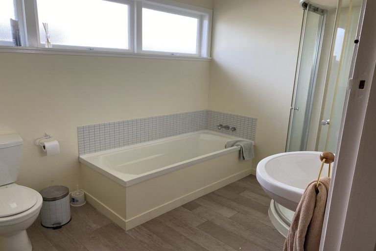 Photo of property in 10 Parkland Crescent, Terrace End, Palmerston North, 4410