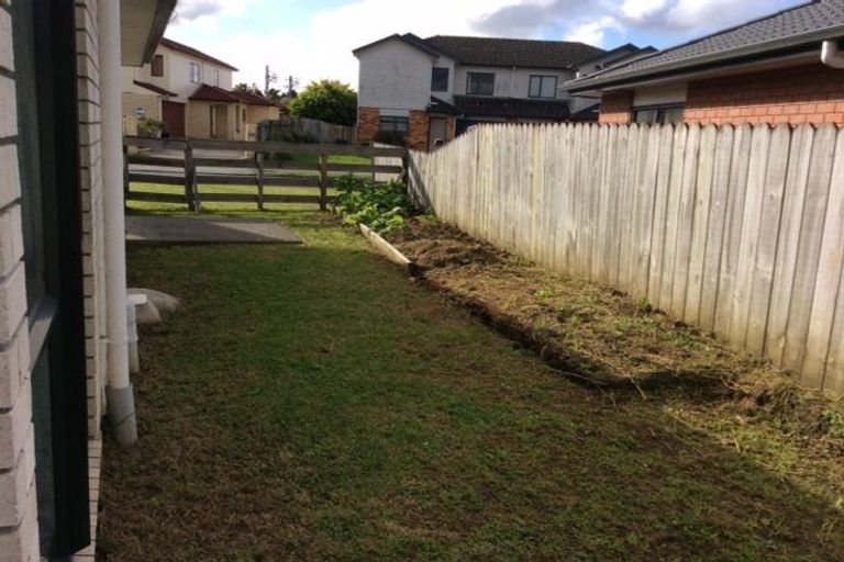 Photo of property in 3b Charlenne Close, Ranui, Auckland, 0612