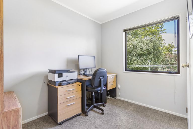 Photo of property in 15 Pinewood Grove, Botany Downs, Auckland, 2010