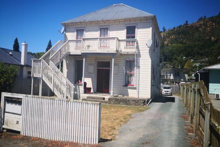 Photo of property in 25 Waimea Road, Nelson South, Nelson, 7010