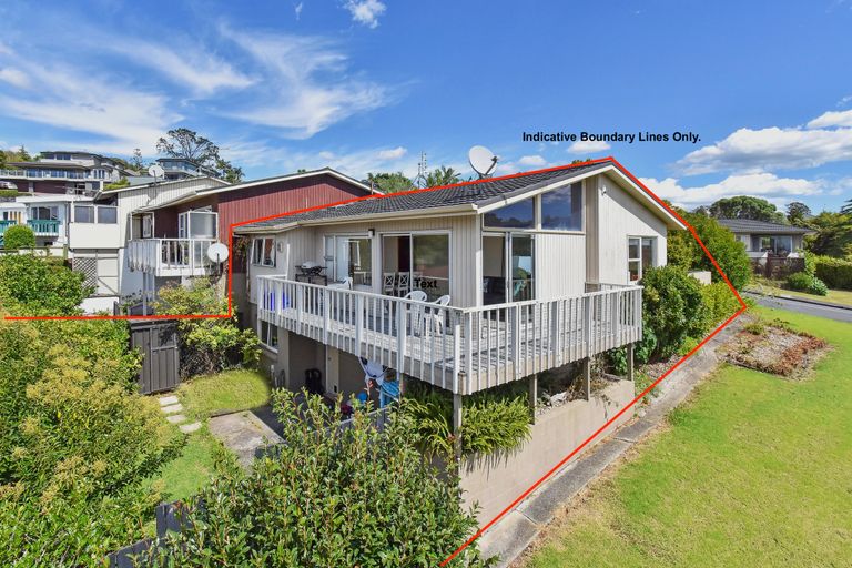 Photo of property in 1/2 Chilton Place, Howick, Auckland, 2014