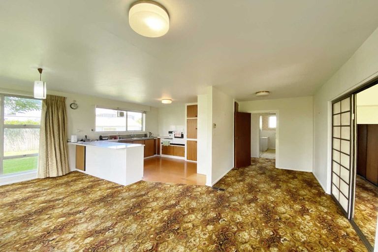 Photo of property in 42 Avonhead Road, Avonhead, Christchurch, 8042