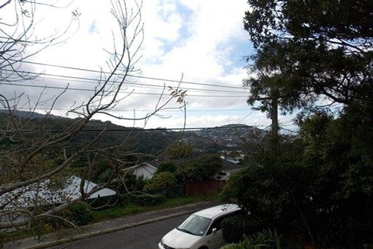 Photo of property in 15 Doris Gordon Crescent, Crofton Downs, Wellington, 6035