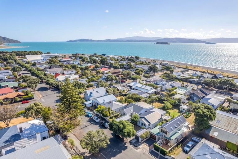 Photo of property in 34 Oroua Street, Eastbourne, Lower Hutt, 5013