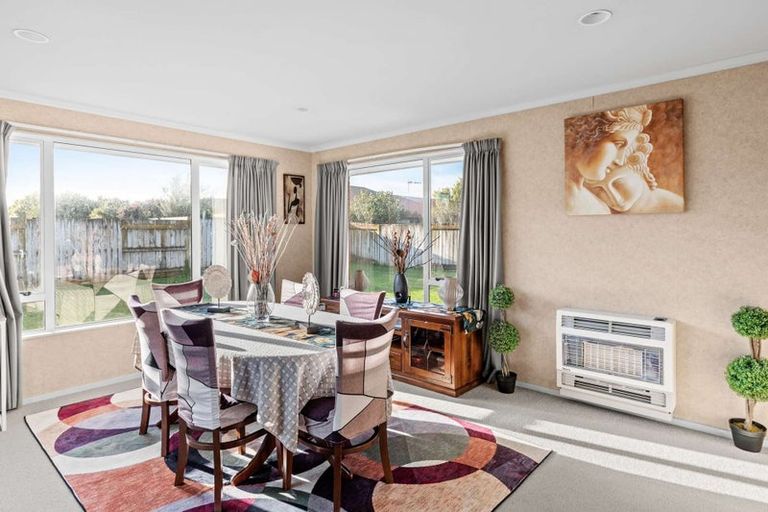 Photo of property in 5 Boston Parade, Kelvin Grove, Palmerston North, 4414