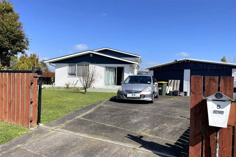 Photo of property in 5 Cargill Street, Papakura, 2110