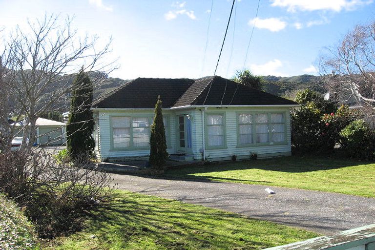 Photo of property in 44 Hyde Street, Wainuiomata, Lower Hutt, 5014