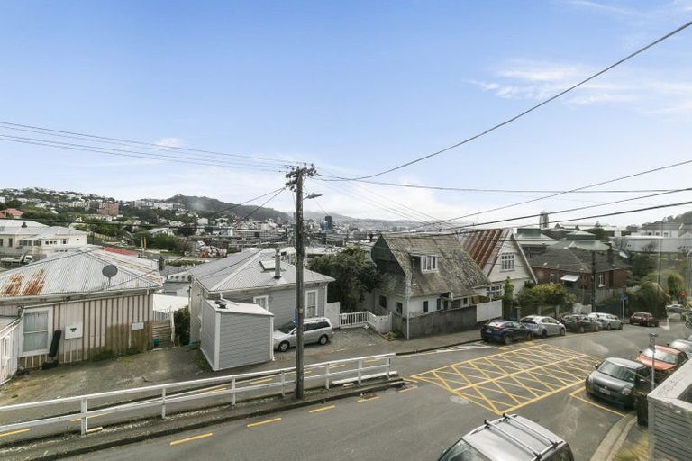 Photo of property in 15 Bidwill Street, Mount Cook, Wellington, 6021