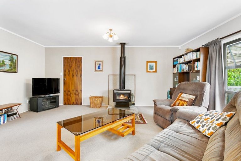 Photo of property in 17 Zita Maria Drive, Massey, Auckland, 0614