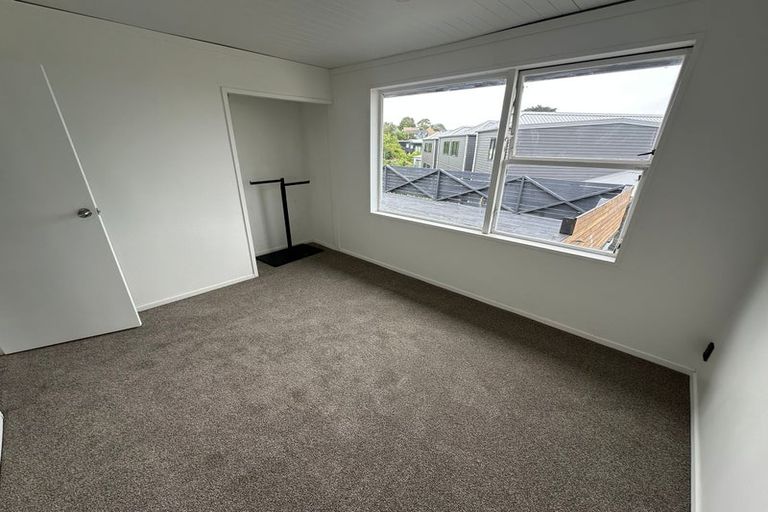 Photo of property in 45 Hobsonville Road, West Harbour, Auckland, 0618