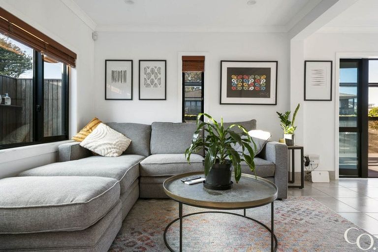 Photo of property in 48 Pitau Road, Mount Maunganui, 3116