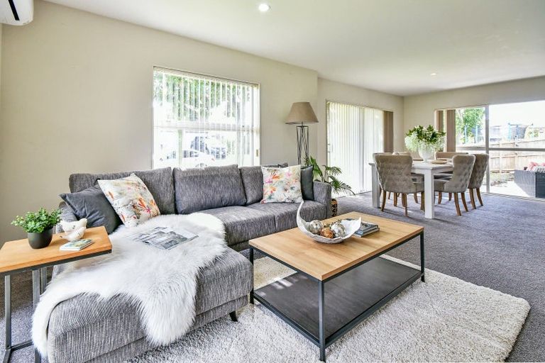 Photo of property in 13 Pipipi Crescent, Takanini, 2112