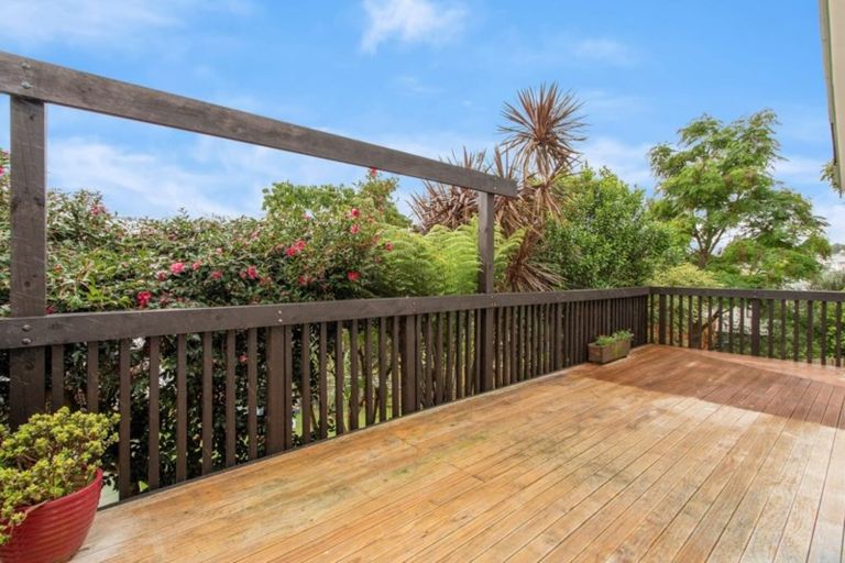 Photo of property in 14 Glenfinn Place, Massey, Auckland, 0614