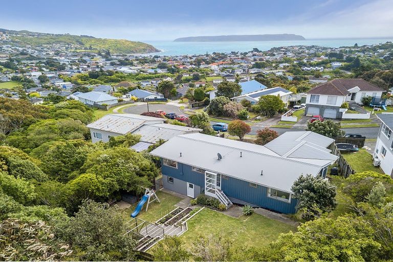 Photo of property in 13 De Castro Place, Titahi Bay, Porirua, 5022