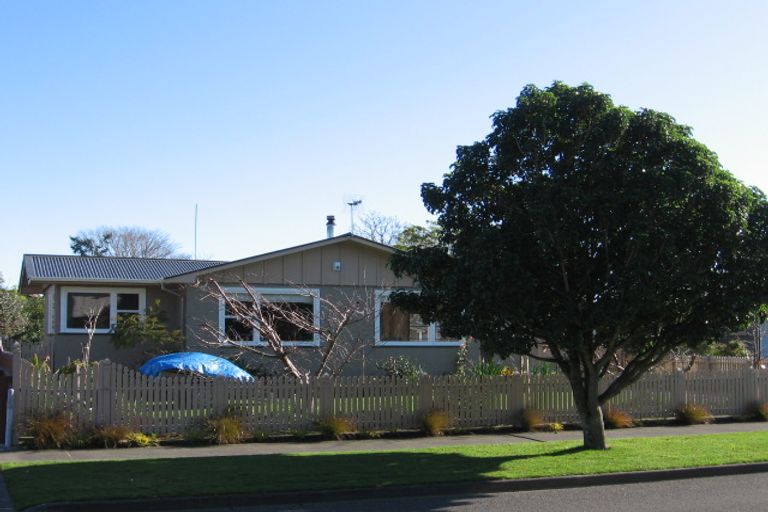 Photo of property in 18 Ruha Street, West End, Palmerston North, 4412