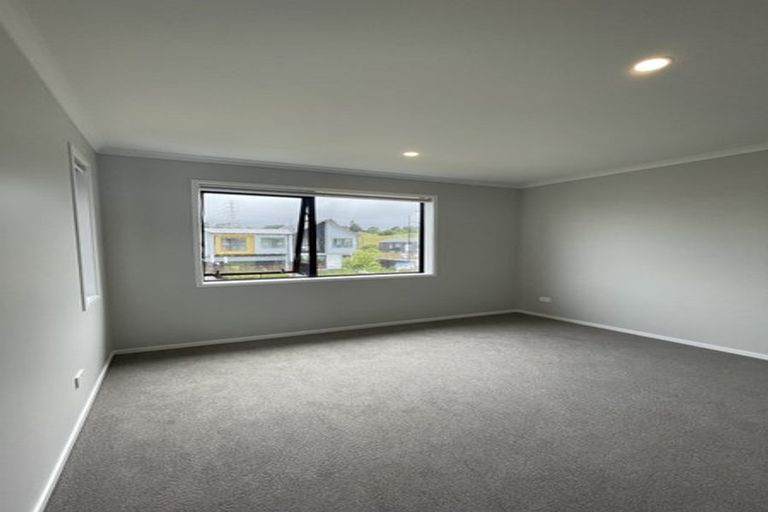 Photo of property in 74 Papatupu Way, Kumeu, 0810