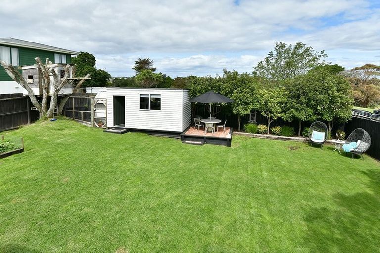 Photo of property in 1339 Whangaparaoa Road, Army Bay, Whangaparaoa, 0930