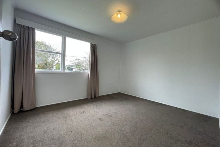 Photo of property in 23 Colwill Road, Massey, Auckland, 0614