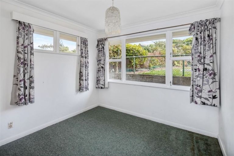 Photo of property in 31 Clifford Road, Johnsonville, Wellington, 6037