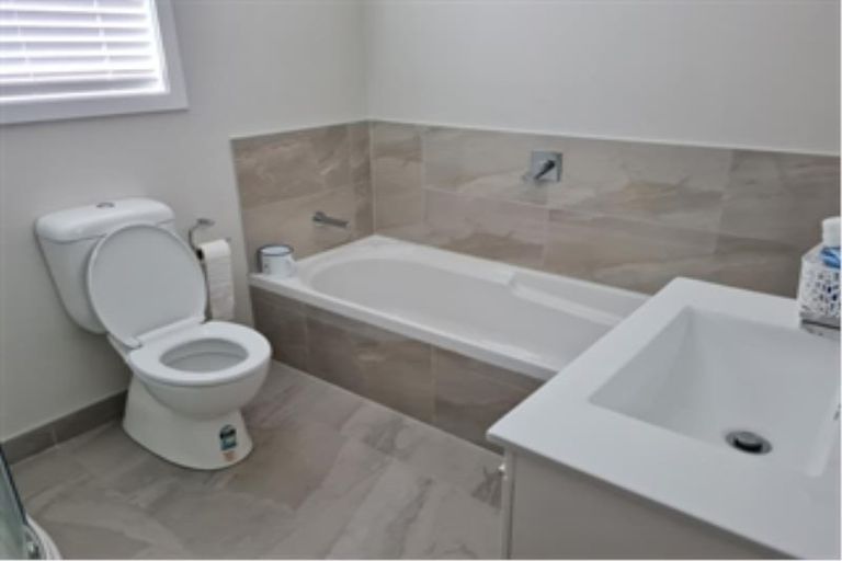 Photo of property in 9 Madeira Close, Whitby, Porirua, 5024