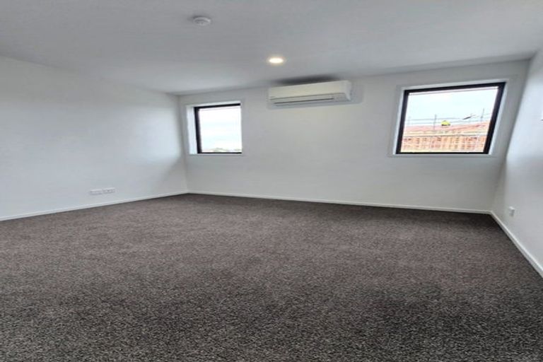 Photo of property in 16 Reiman Street, New Lynn, Auckland, 0600