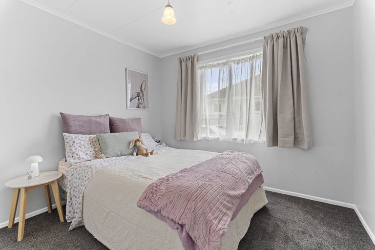 Photo of property in 16 Trafalgar Street, Westown, New Plymouth, 4310