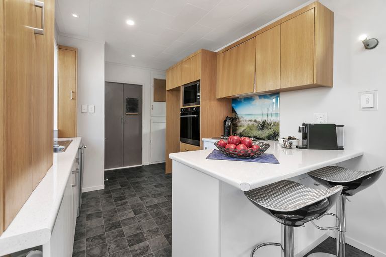 Photo of property in 4 Chamberlain Road, Massey, Auckland, 0614