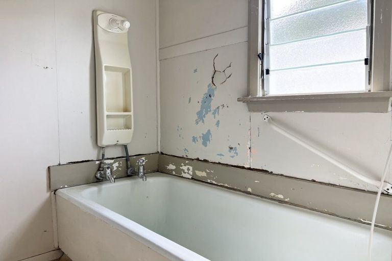 Photo of property in 24 Cole Street, Dannevirke, 4930