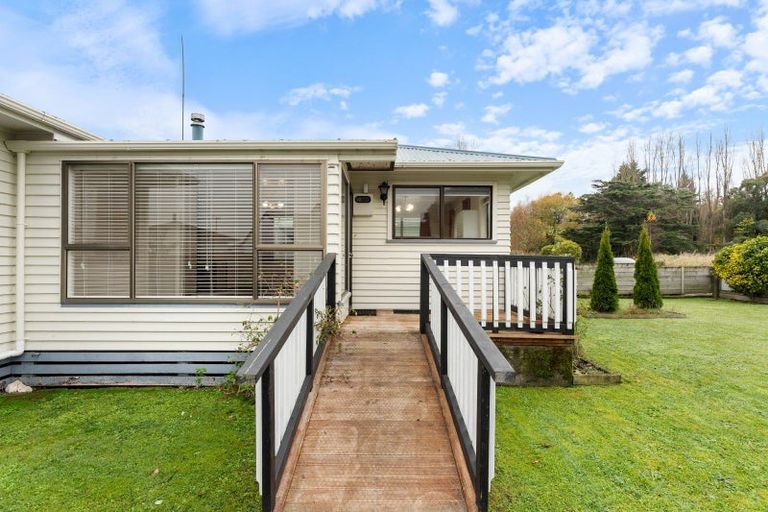 Photo of property in 8 Tudor Road, Pahiatua, 4910