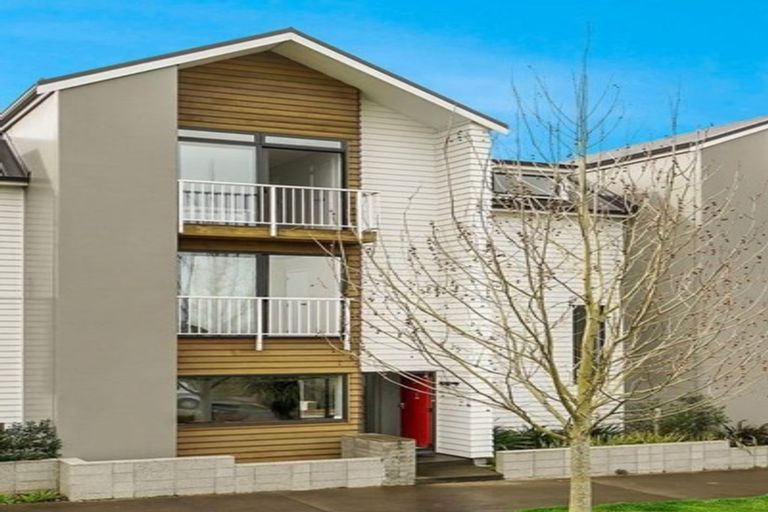 Photo of property in 32 Squadron Drive, Hobsonville, Auckland, 0616