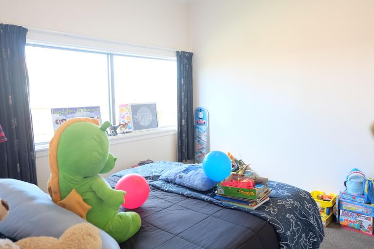 Photo of property in 27 Kimihia Road, Huntly, 3700