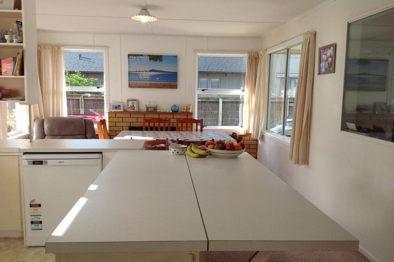 Photo of property in 43 Arkles Strand, Arkles Bay, Whangaparaoa, 0932