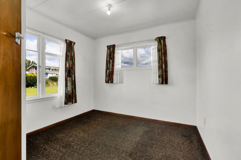 Photo of property in 6 Mace Terrace, Oakura, 4314