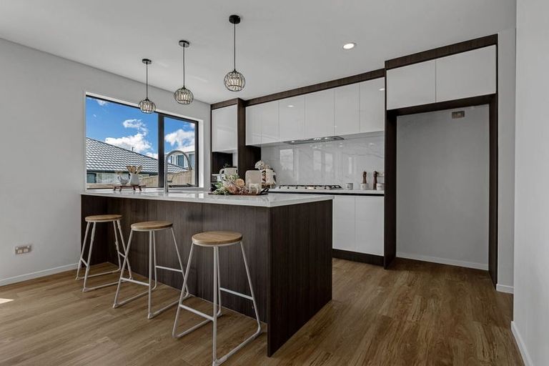 Photo of property in 32 Leathem Crescent, Pokeno, 2402