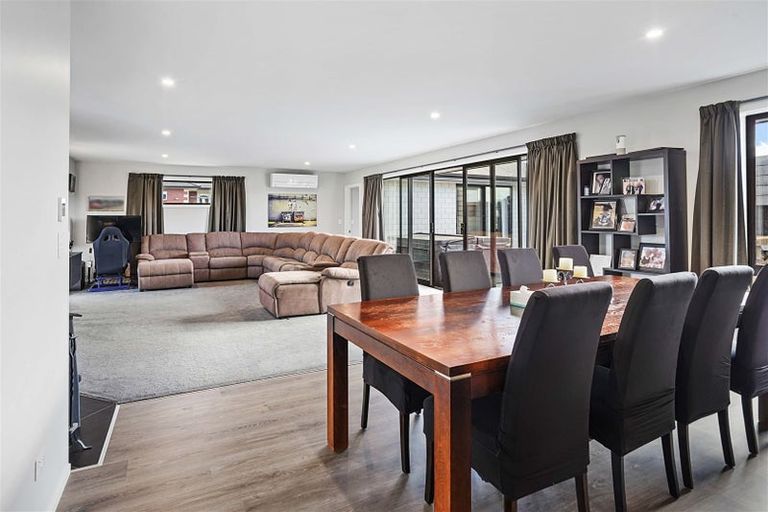 Photo of property in 14 Quail Way, Amberley, 7410