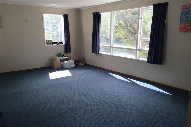 Photo of property in 2/65 Mandalay Terrace, Khandallah, Wellington, 6035