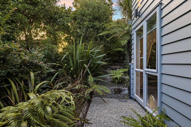 Photo of property in 8 Graceview Way, West Harbour, Auckland, 0618