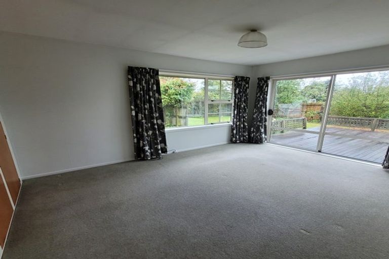 Photo of property in 16 Freebairn Street, Redwood, Christchurch, 8051