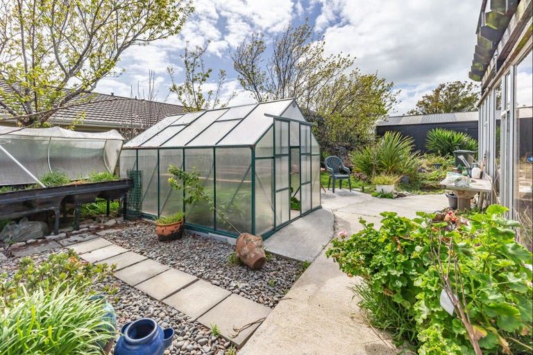 Photo of property in 40 Mako Mako Road, Levin, 5510