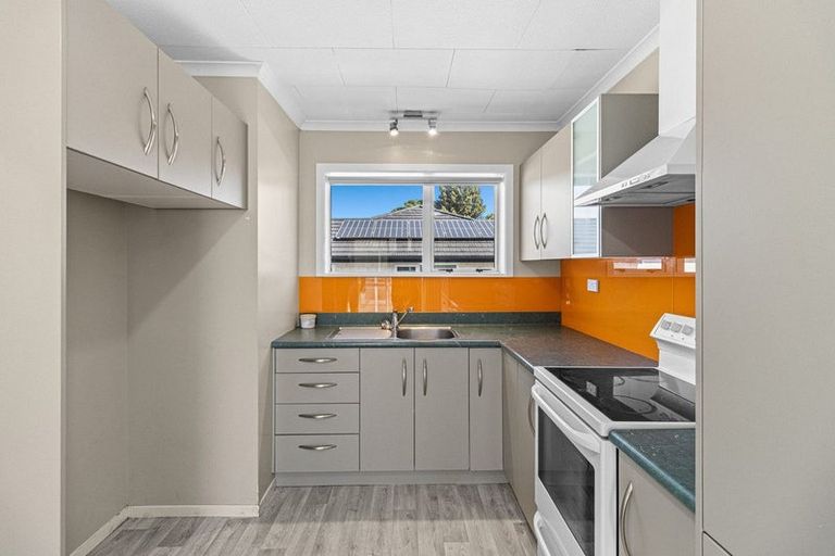 Photo of property in 20-20a Huatoki Street, Vogeltown, New Plymouth, 4310