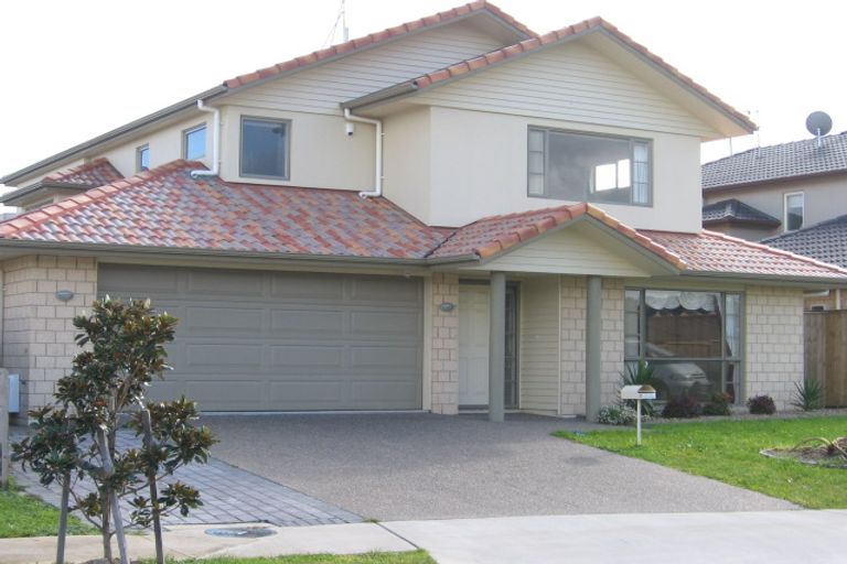 Photo of property in 21 Speyside Crescent, Flat Bush, Auckland, 2016