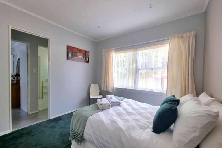 Photo of property in 176 Gossamer Drive, Pakuranga Heights, Auckland, 2010