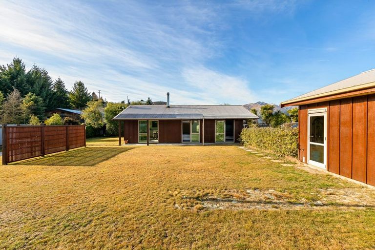 Photo of property in 15 Hewson Crescent, Lake Hawea, Wanaka, 9382