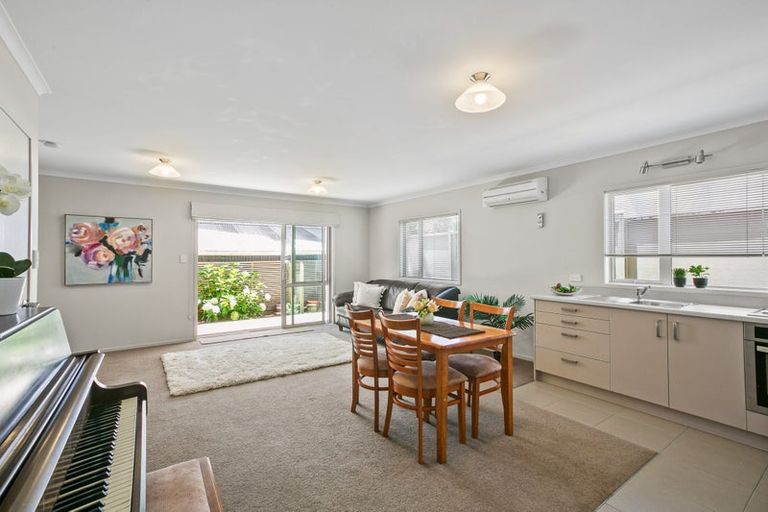 Photo of property in 22 Fulford Street, New Plymouth, 4310
