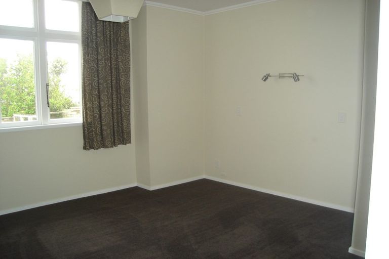 Photo of property in 52 Milne Terrace, Island Bay, Wellington, 6023